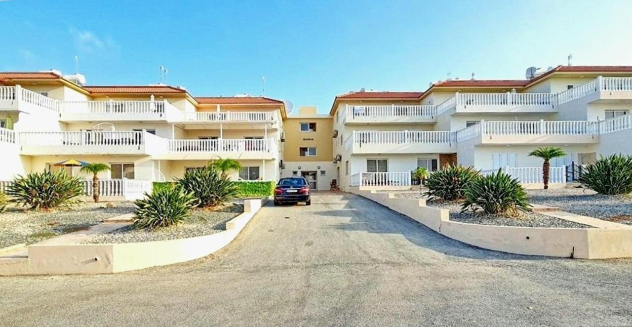 Nissi Golden Lovely One Bedroom With Spacious Terrace And Free Parking Апартаменти