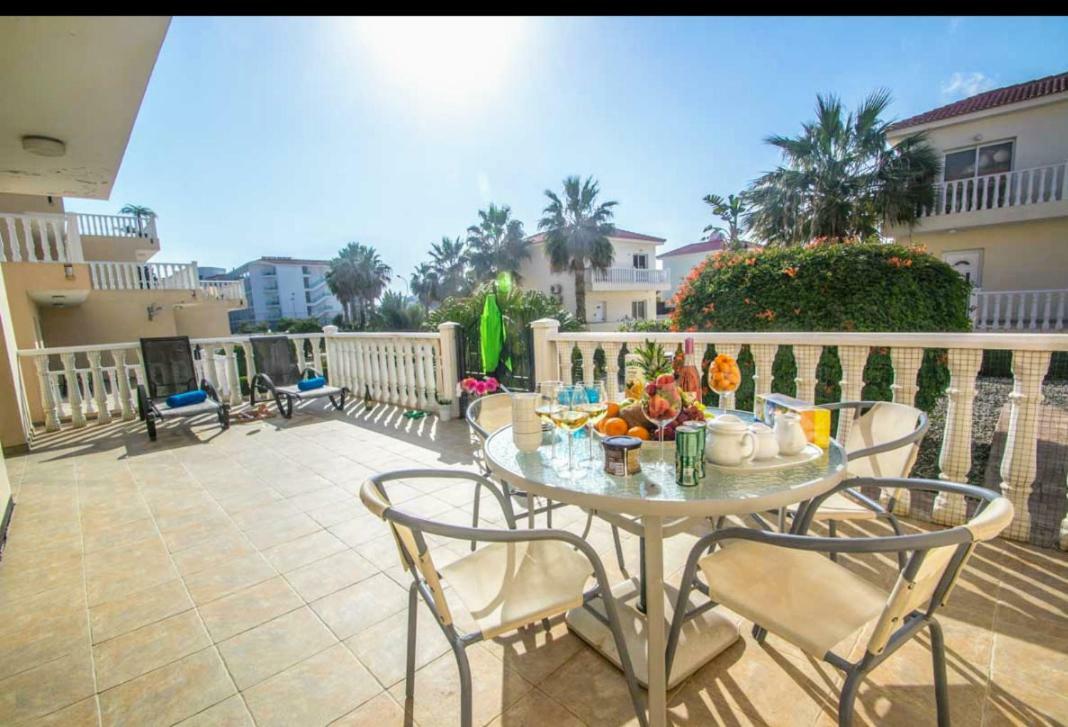 Nissi Golden Lovely One Bedroom With Spacious Terrace And Free Parking Апартаменти *